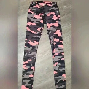 Nicole Miller Flekka Shell Pink Camo Printed Activewear Leggings Size XS
